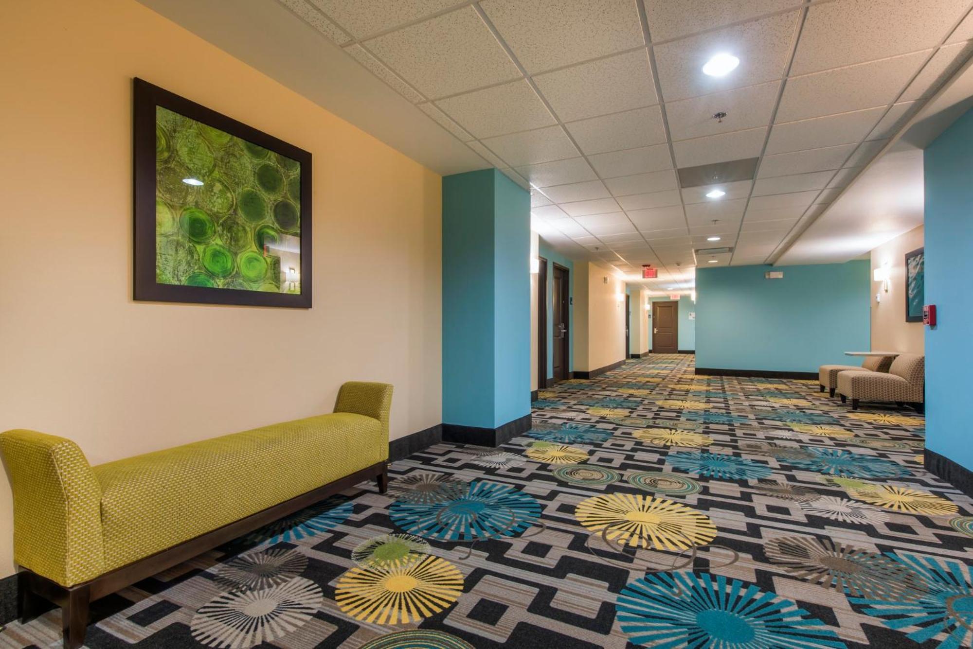 Holiday Inn Express & Suites Colorado Springs Central By Ihg Exterior foto